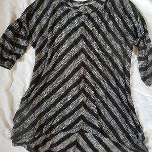 1/4 sleeve grey and black top. Size 2x
